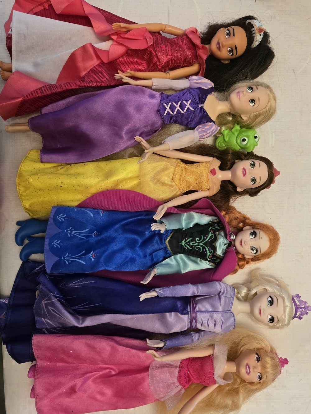 Disney 6 Princess Dolls - Mixed Colors Like New Excellent Condition
